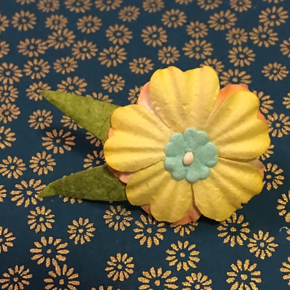 OOAK handmade eco-friendly flower earrings AMELIA PASTICHE Design - Picture 3 of 5